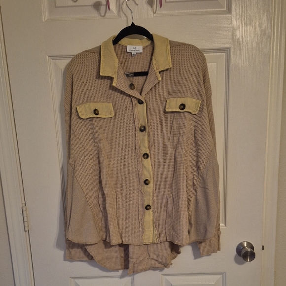 Urban Daizy Jackets & Blazers - Women's Beige Button-Up Jacket‎